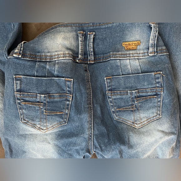 Colombian butt lifter jean - Picture 3 of 4